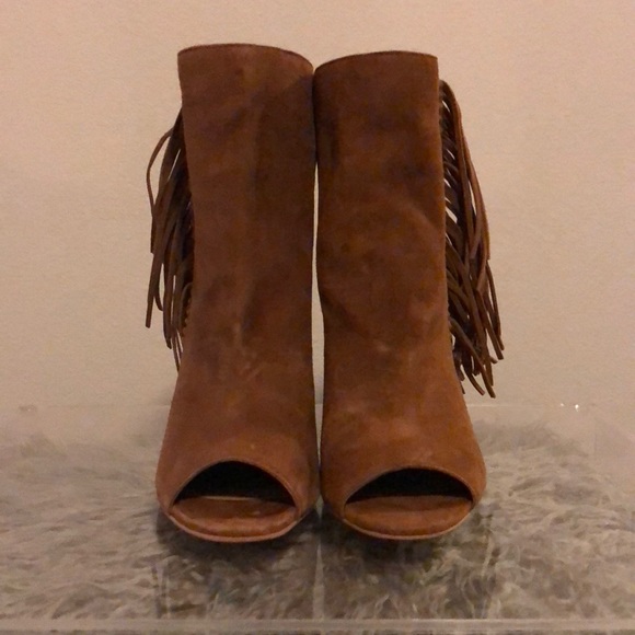 Boots - Picture 2 of 6